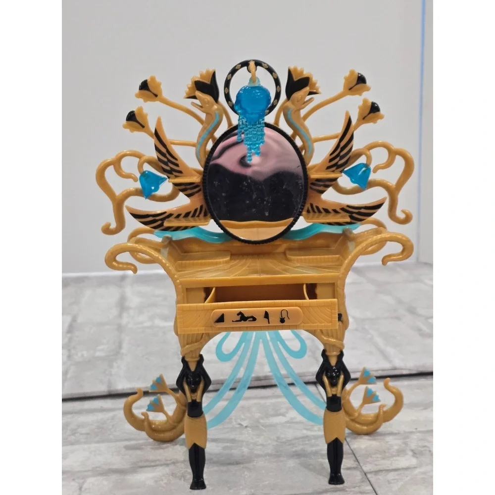Mattel Monster High Cleo de Nile Gold Anubis Vanity Table w Mirror‎ EUC